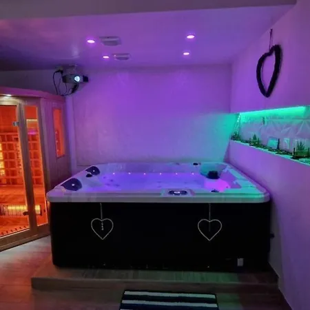 公寓 2 Schlafzimmer, Whirlpool, Sauna Und Netflix-projektor