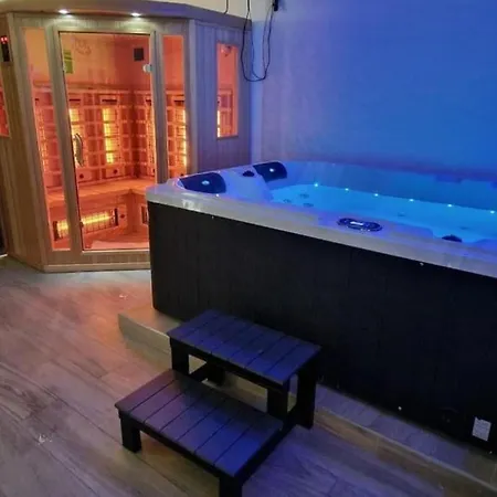 公寓 2 Schlafzimmer, Whirlpool, Sauna Und Netflix-projektor 加爾米施-帕滕基興