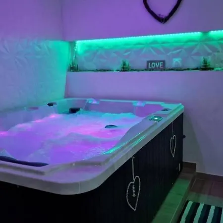 2 Schlafzimmer, Whirlpool, Sauna Und Netflix-projektor * 加爾米施-帕滕基興
