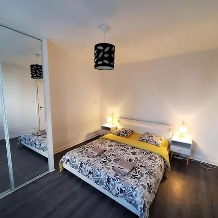 2 Schlafzimmer, Whirlpool, Sauna Und Netflix-projektor 公寓