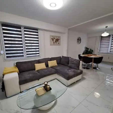2 Schlafzimmer, Whirlpool, Sauna Und Netflix-projektor 公寓 *