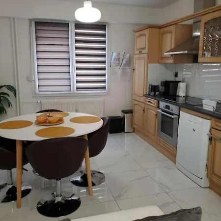 公寓 2 Schlafzimmer, Whirlpool, Sauna Und Netflix-projektor *