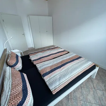 2 Schlafzimmer, Whirlpool, Sauna Und Netflix-projektor 加爾米施-帕滕基興